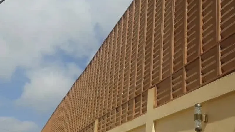 سواتر خارجية بجميع الأشكال والألوان – الضاحية