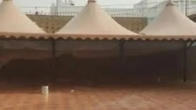 مظلات فلل بشكل هرمي حديث – الشاطئ، الخبر