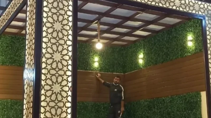 برجولة مخصصة للجلسات الجانبية – الشاطئ