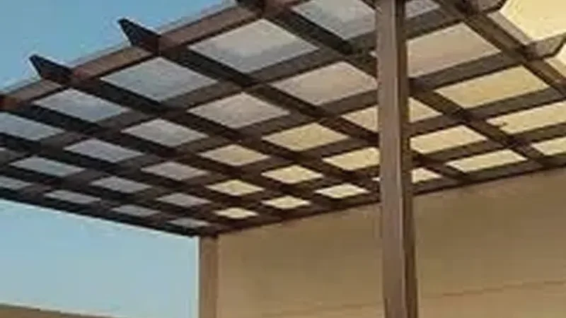جلسة فناء عائلية مغطاة بالكامل – الظهران