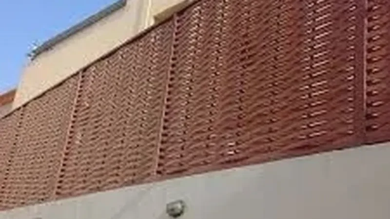 سواتر خشب بألوان متعددة تناسب الفلل – الظهران