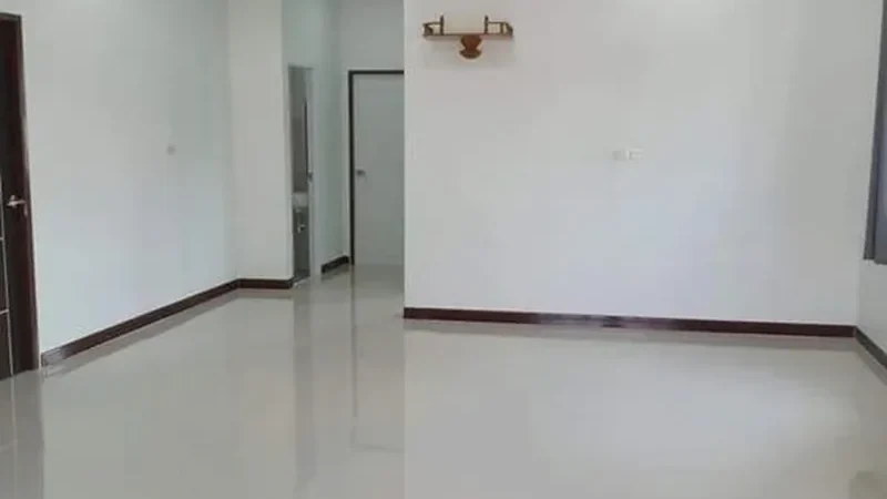 تشطيب دهانات داخلية بدقة عالية في الصناعية الأولى