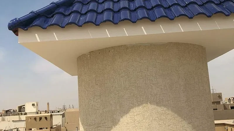 تصميم أنيق ومتين لأسطح المنازل بالقرميد في العزيزية